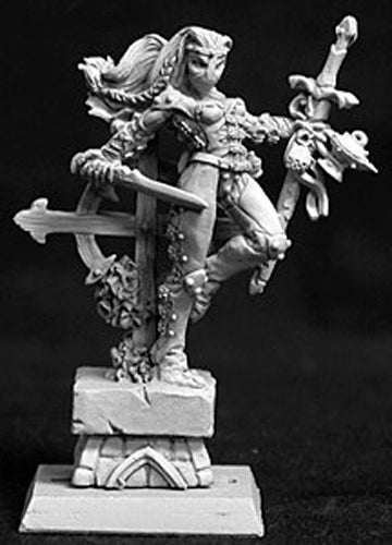 Reaper Miniatures Lola, Overlords Hero #14020 Overlords Unpainted RPG D&D Mini
