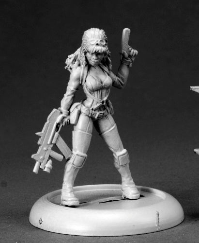 Reaper Miniatures Farrah, Sci Fi Heroine #50238 Chronoscope D&D RPG Mini Figure