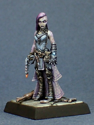 Reaper Miniatures Meyanda Android Priestess #60184 Pathfinder Unpainted