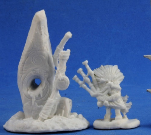 Reaper Miniatures Highlands Familiar and Menhir #77390 Bones Unpainted Figure