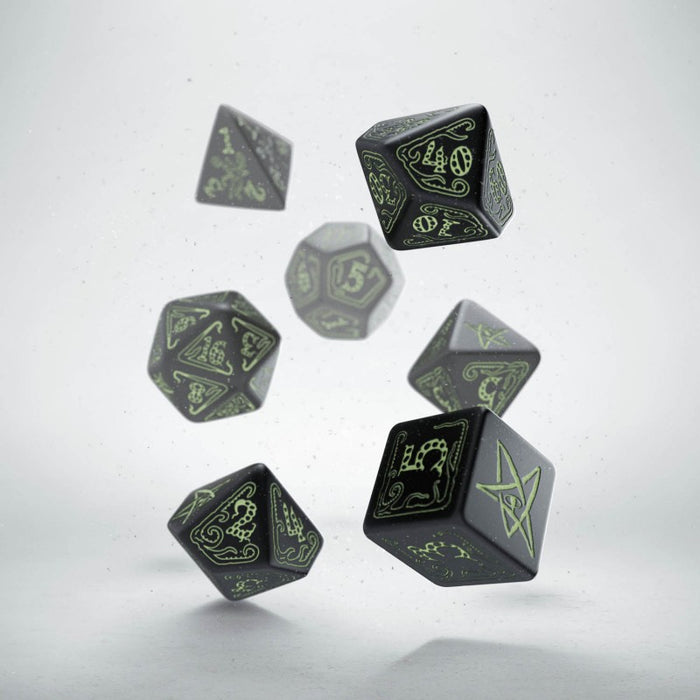 Q-Workshop Call of Cthulhu Dice Set Black with GlowNDark Etches (7 Piece Set)