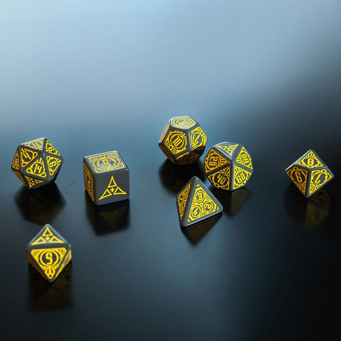 Starfinder Threefold Conspiracy 7-Die Polyhedral Dice Set - Gray with Yellow