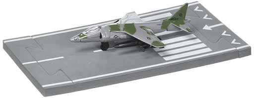 Daron Runway24 Diecast Metal Toy with Runway Section - AV8b Green Camoflage